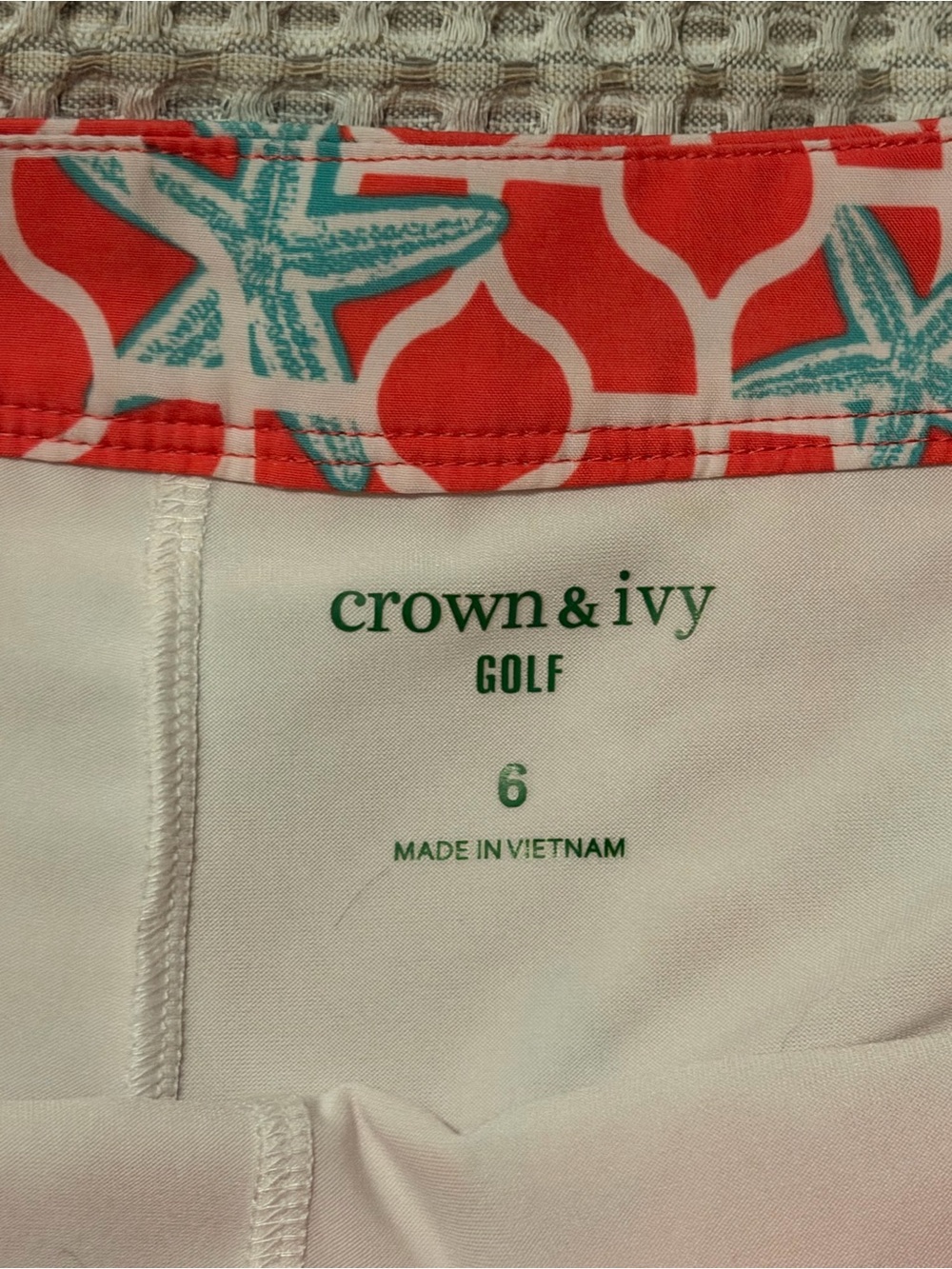 Crown & Ivy Golf Women's Coral Patterned A-Line Skort - Picture 8 of 9